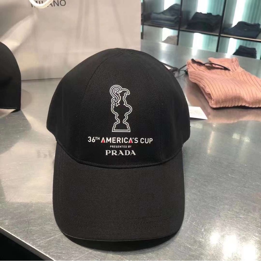 SOLD！prada vintage cap size m black
